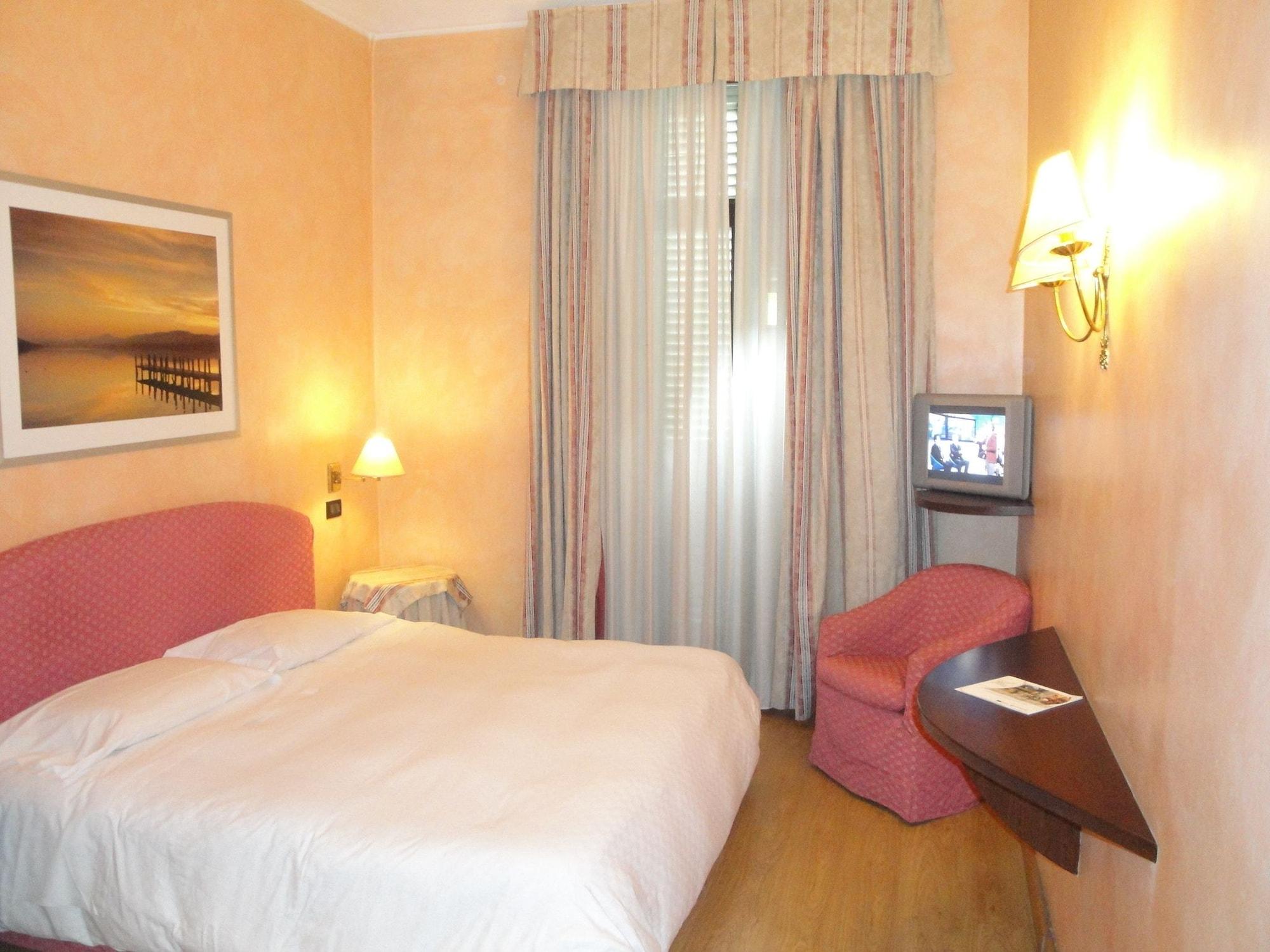 Hotel Due Mondi Turin Bagian luar foto