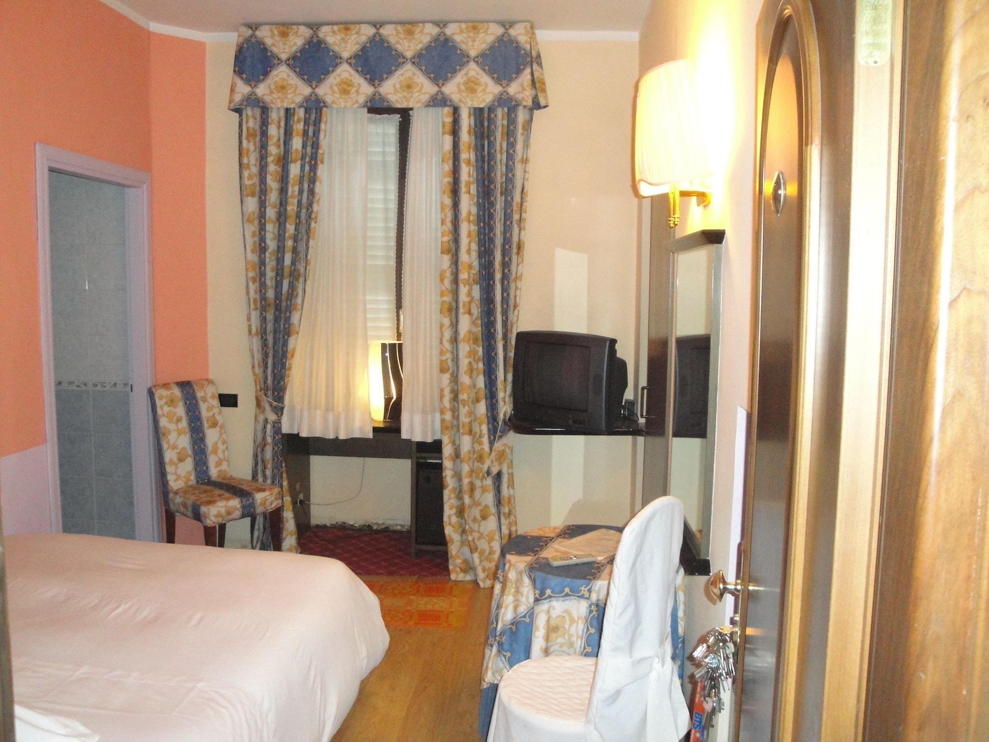 Hotel Due Mondi Turin Bagian luar foto