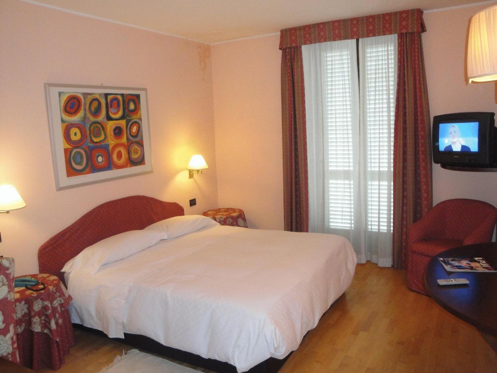 Hotel Due Mondi Turin Bagian luar foto